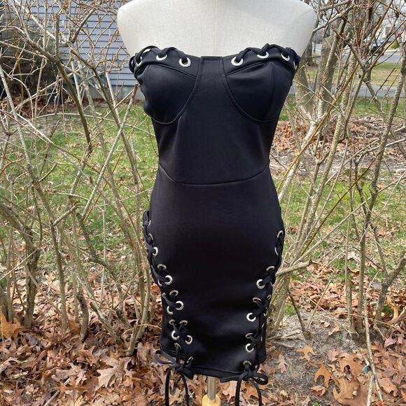 Goth Sexy ,Lace up Women's Black miniDress - Picture 2 of 10